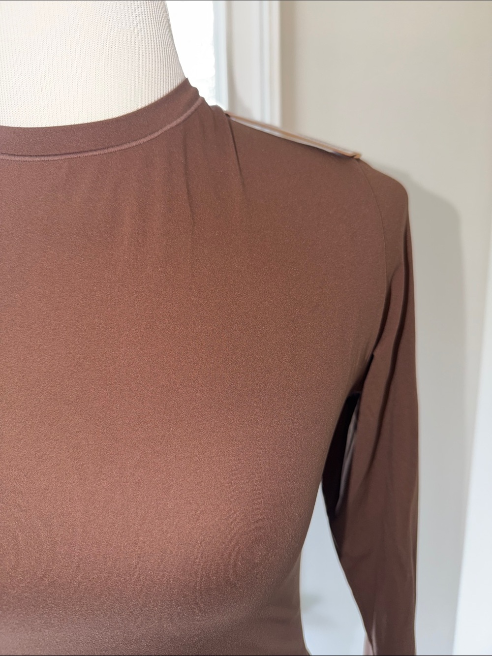 NWT SKIMS Fits Everybody Cocoa Long-Sleeve Crewneck Women's Top, Large - Picture 4 of 7